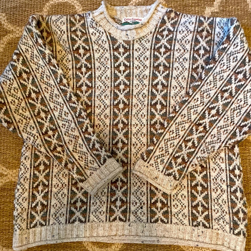 100% Wool Irish Hillwalker Crewneck XL